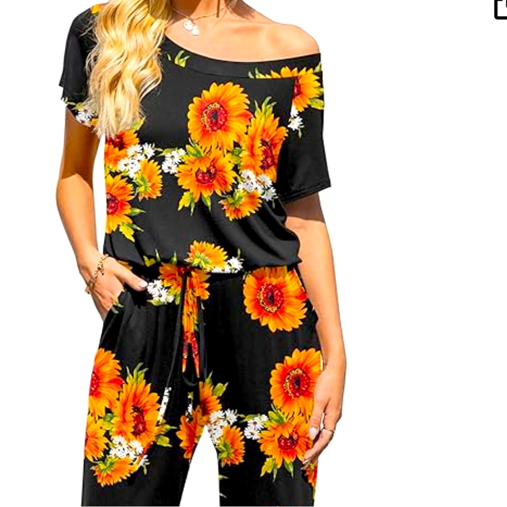 Women’s NWT floral jumpsuit with pockets Sz X-Large